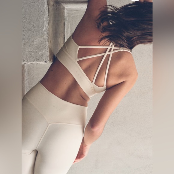 H&M Light Apricot Medium Support Sports Bra and Leggings withSOFTMOVE™